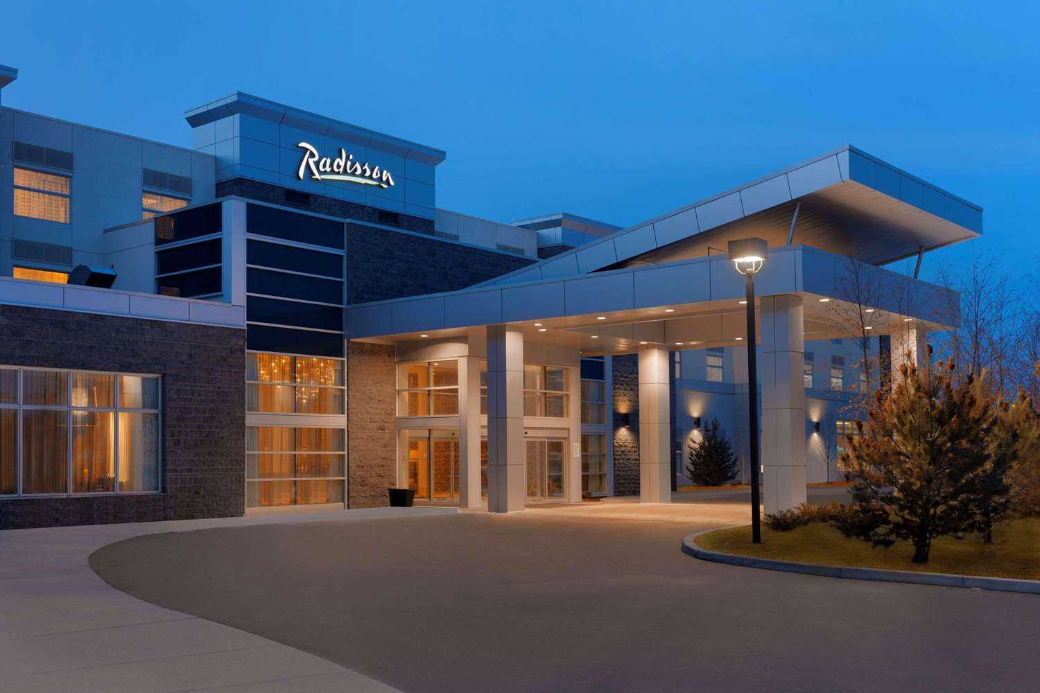 Radisson Hotel & Conference Center Calgary Airport in Calgary, AB