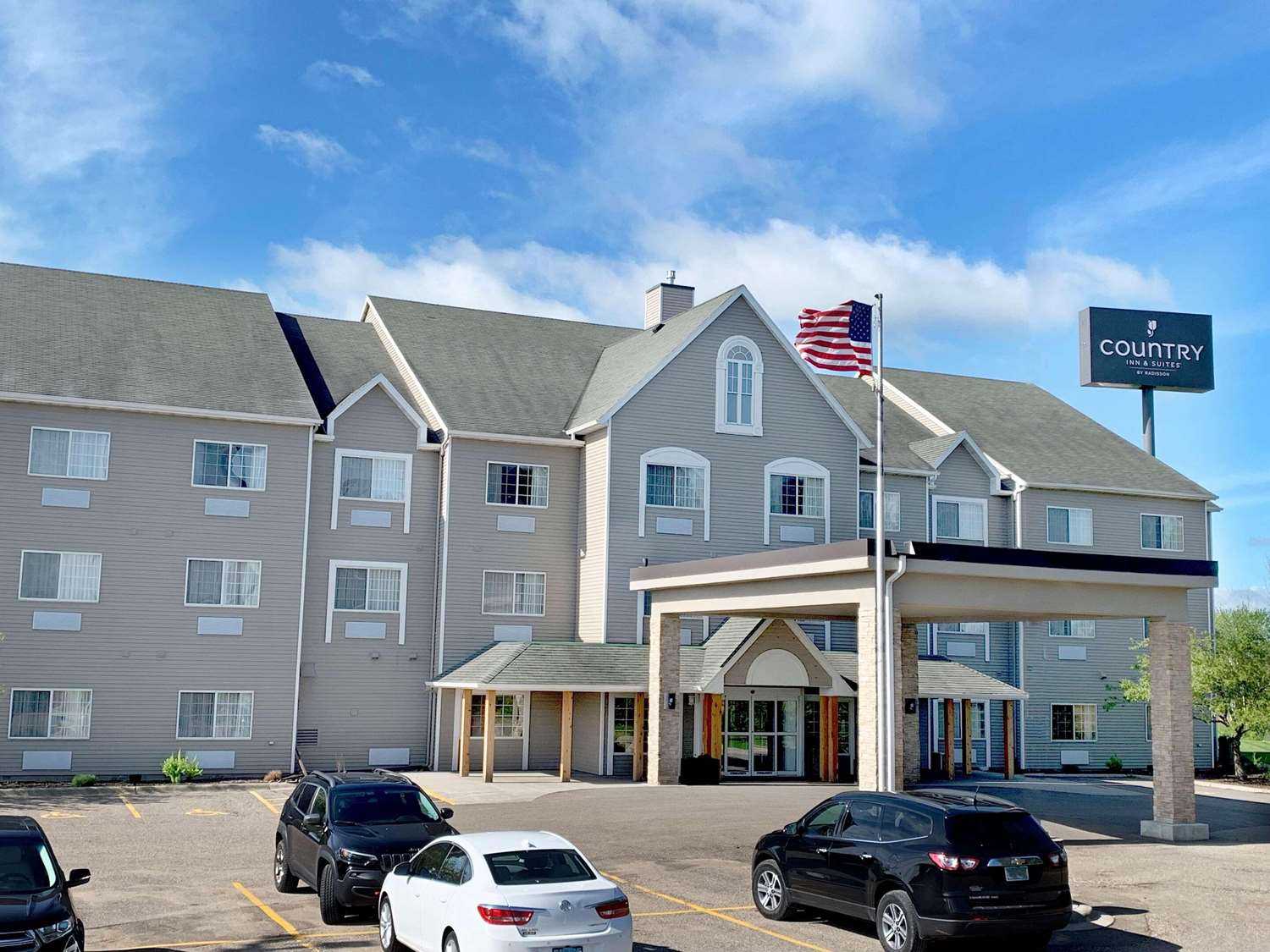 Country Inn & Suites By Radisson, Owatonna, MN in Owatonna, MN