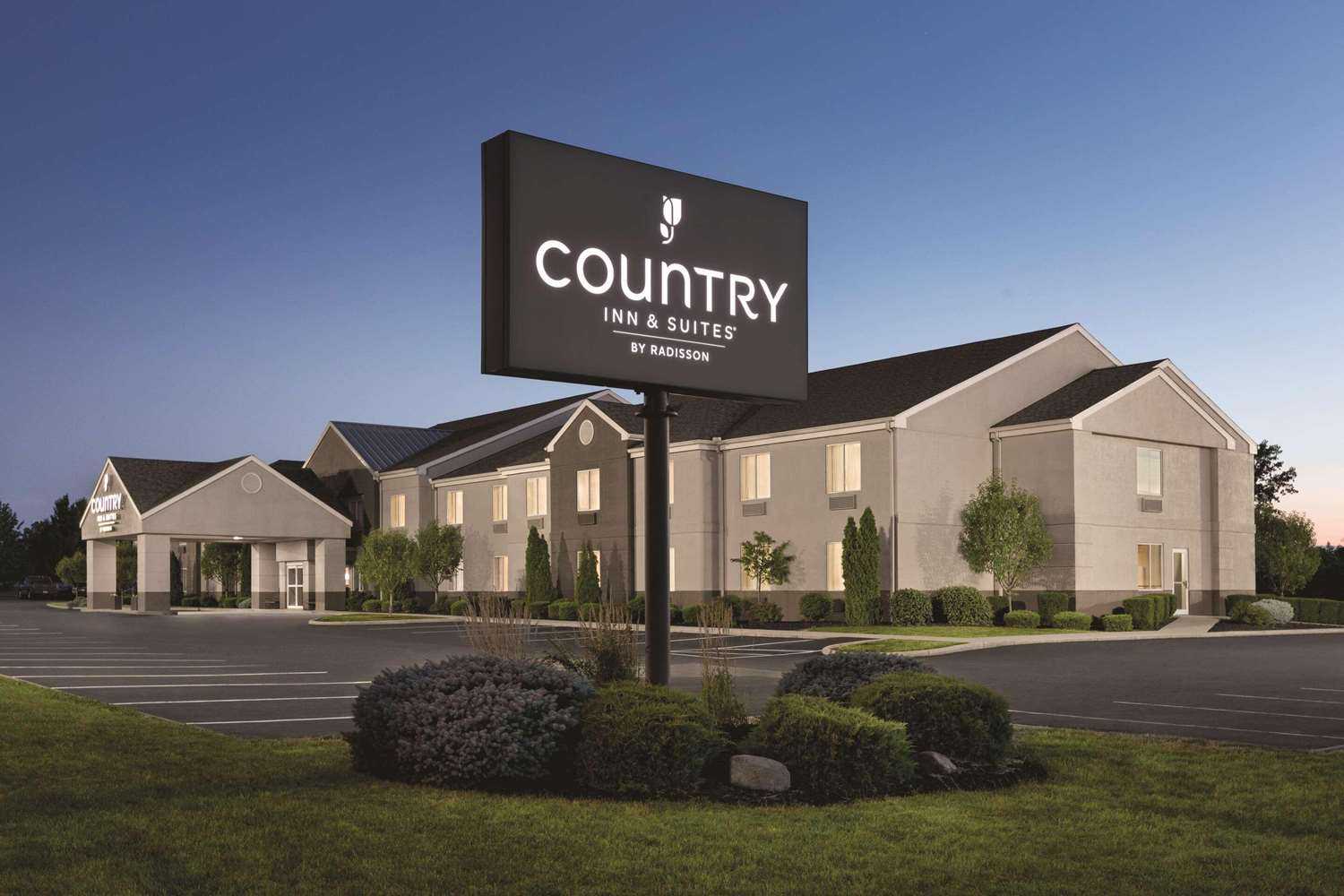 Country Inn & Suites By Radisson, Port Clinton, OH in Port Clinton, OH