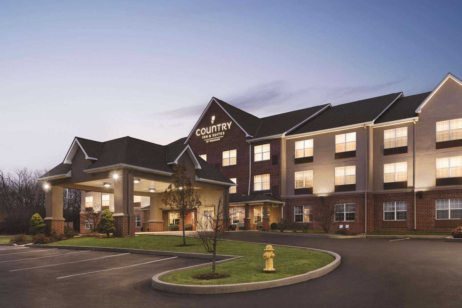 Country Inn & Suites By Radisson Fairborn South in Fairborn, OH