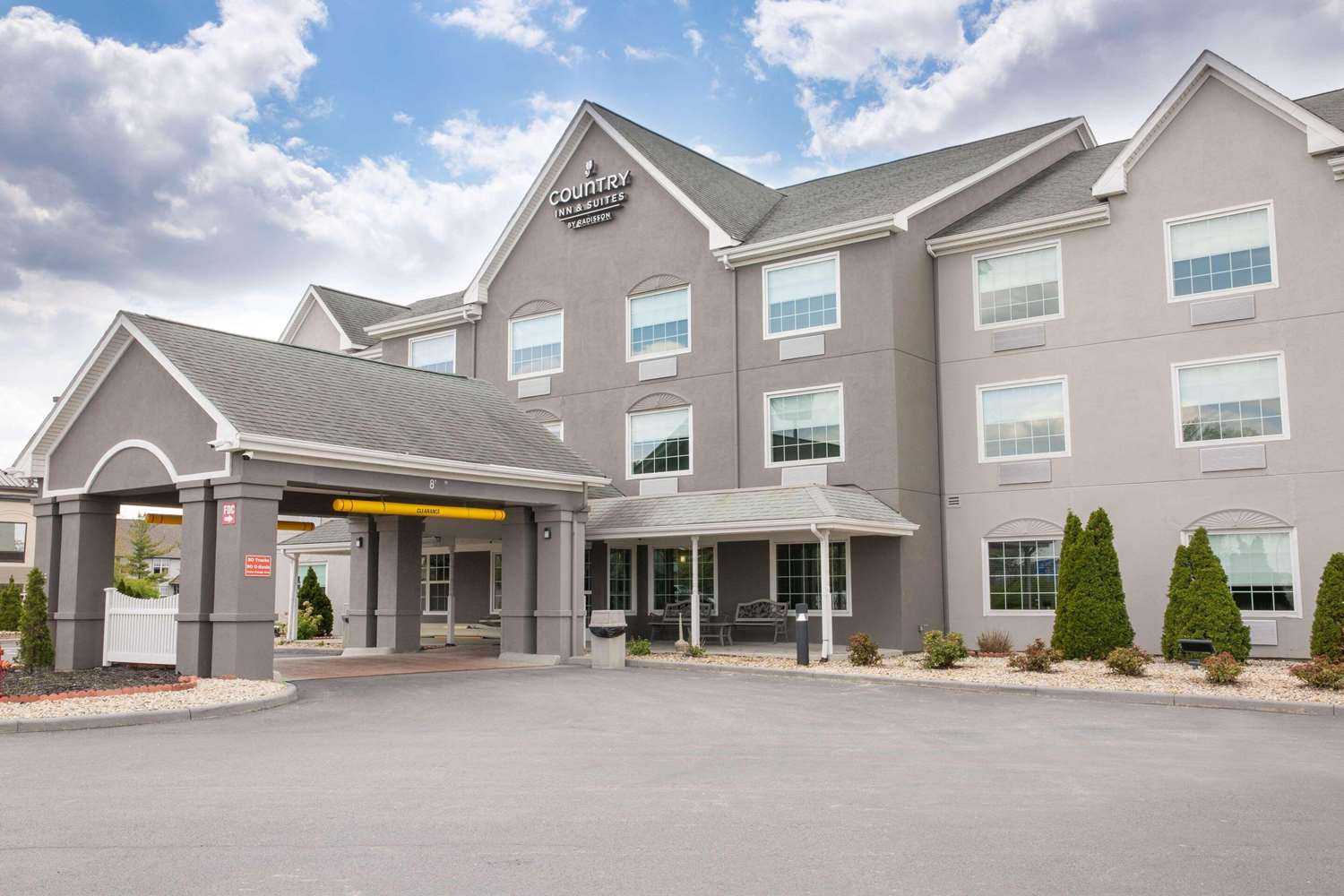 Country Inn & Suites By Radisson, Columbus West in Columbus, OH