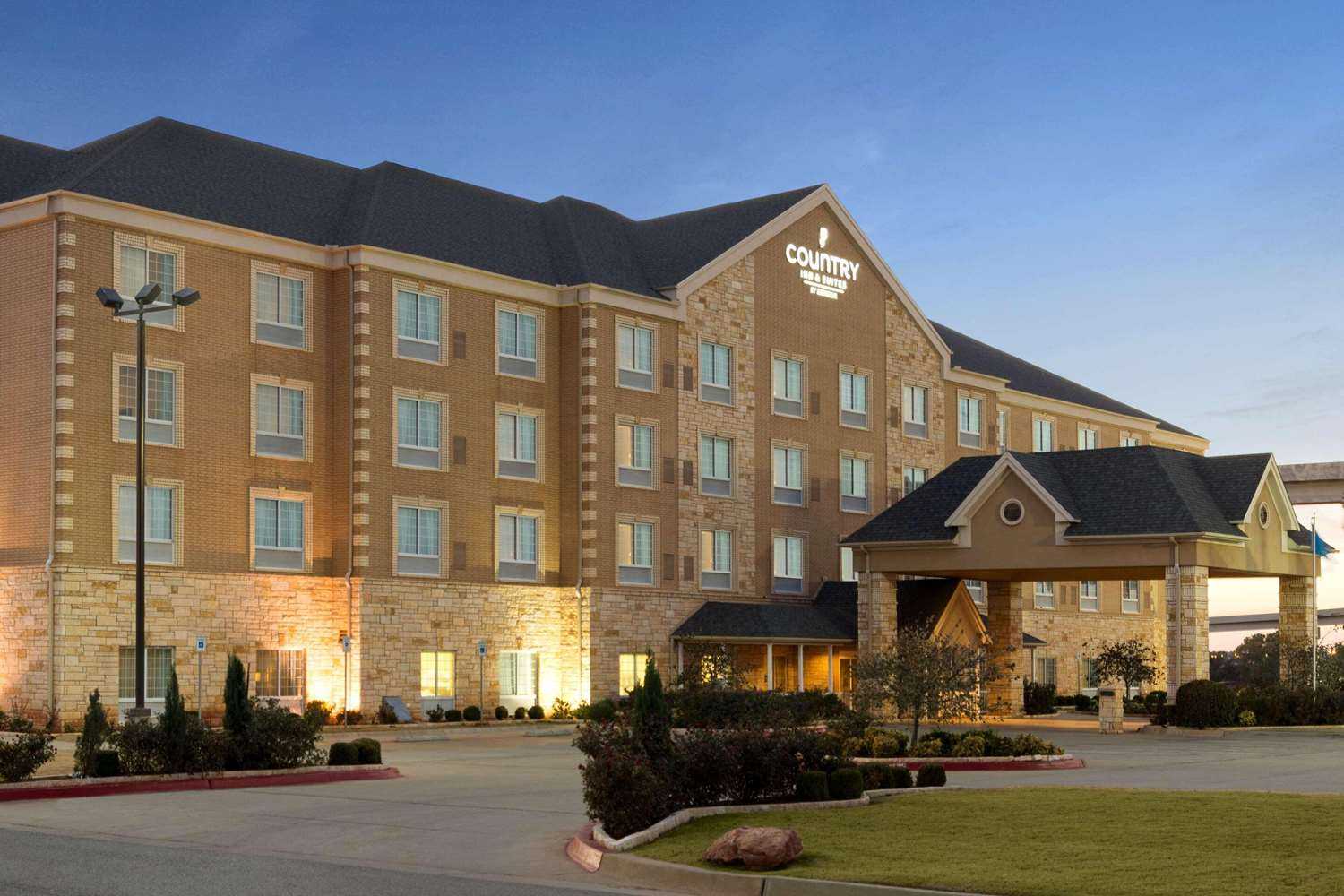 Country Inn & Suites Oklahoma City - Quail Springs in Oklahoma City, OK