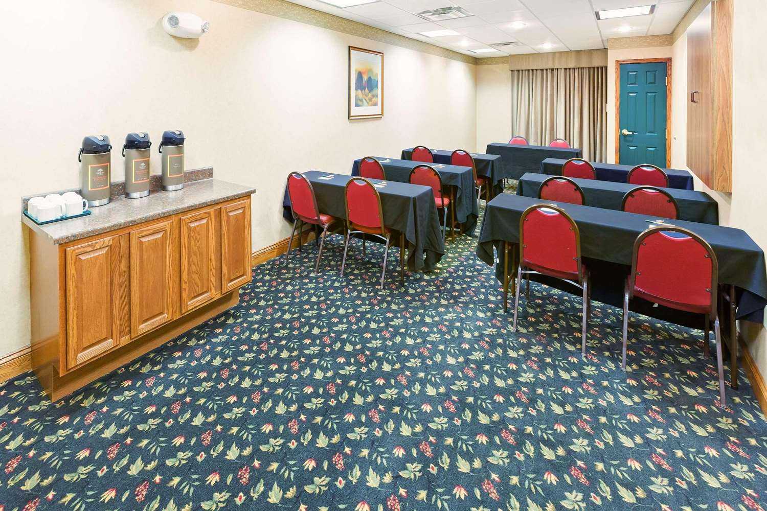 Country Inn & Suites By Radisson, Chambersburg, PA in Chambersburg, PA