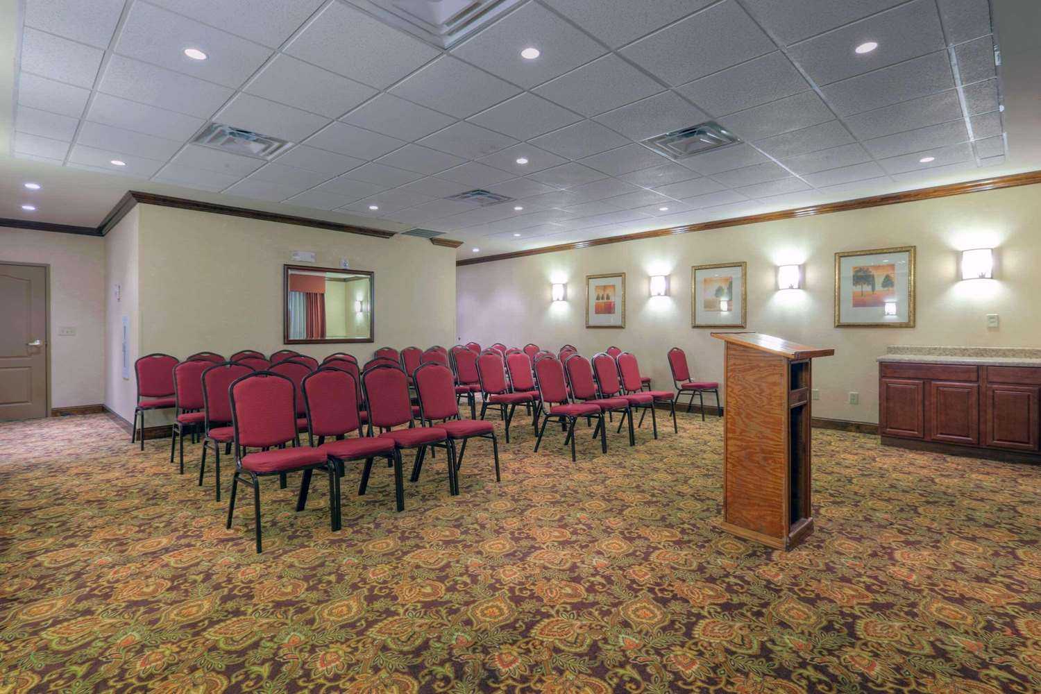 Country Inn & Suites By Radisson-Emporia in Emporia, VA