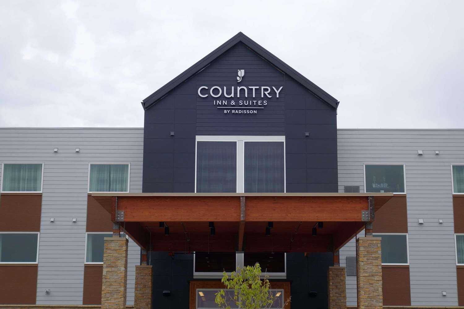 Country Inn & Suites by Radisson, Ft. Atkinson, WI in Fort Atkinson, WI