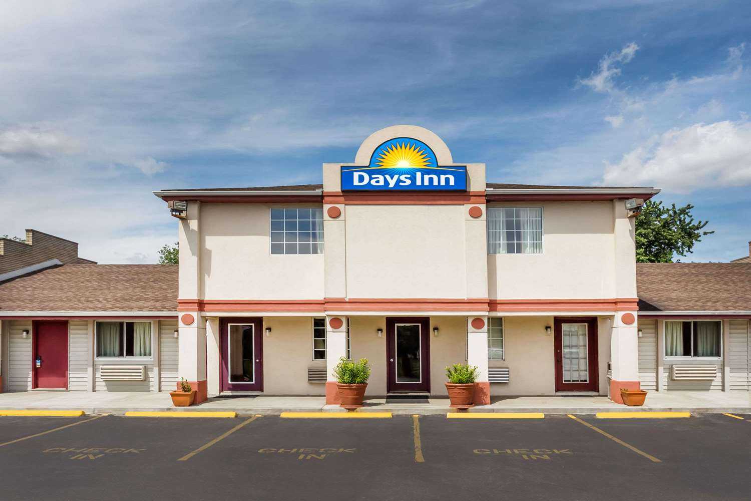 Days Inn by Wyndham Plymouth in Plymouth, IN