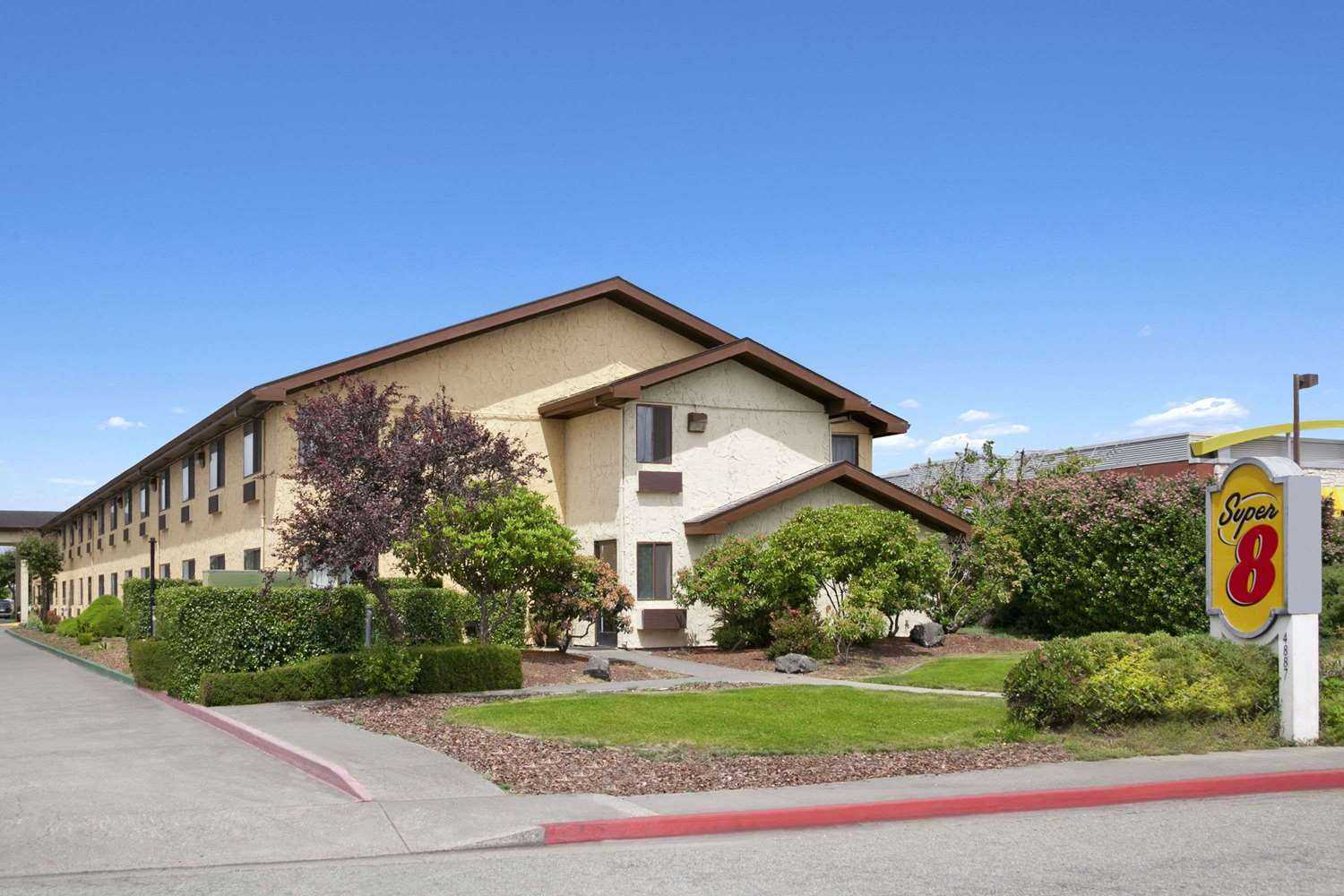 Super 8 by Wyndham Arcata em Arcata, CA