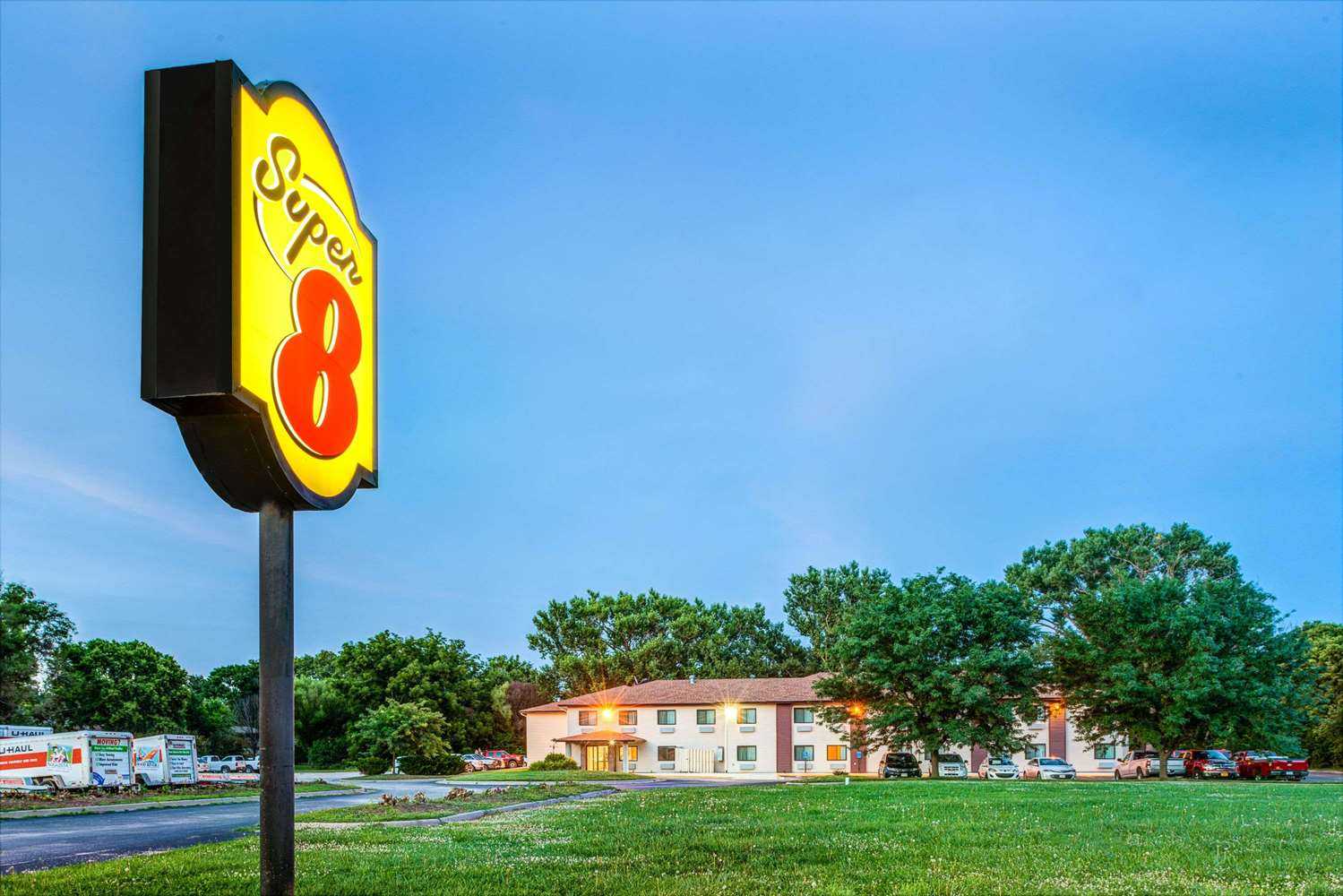 Super 8 by Wyndham Blair in Blair, NE