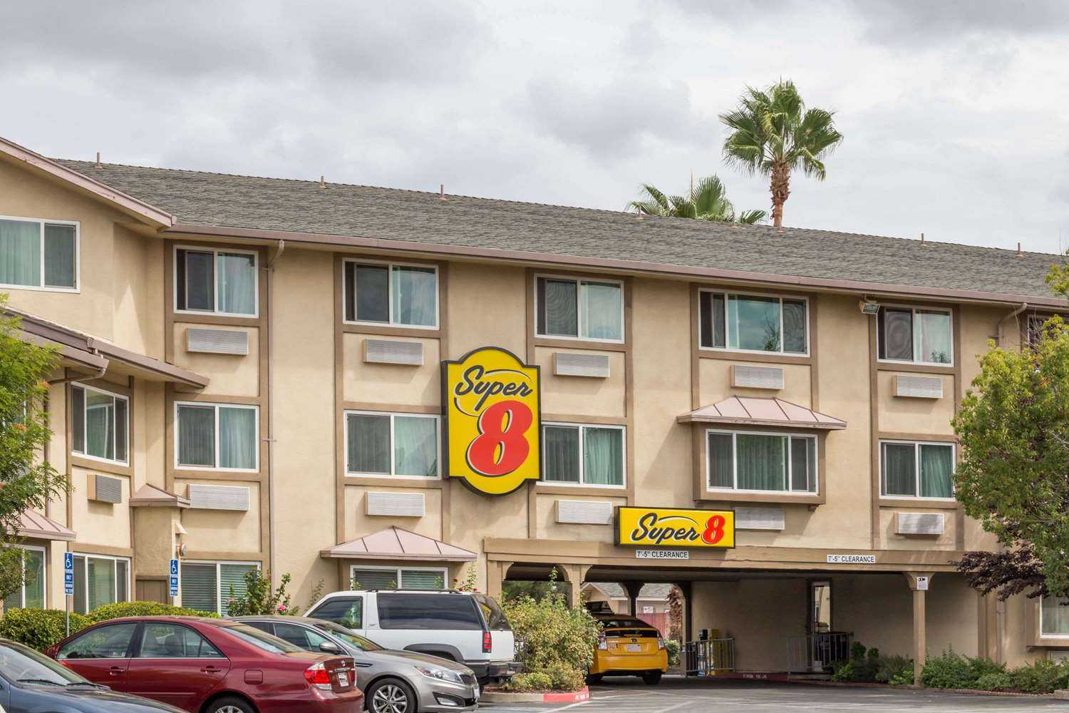 Super 8 by Wyndham Sacramento North in Sacramento, CA