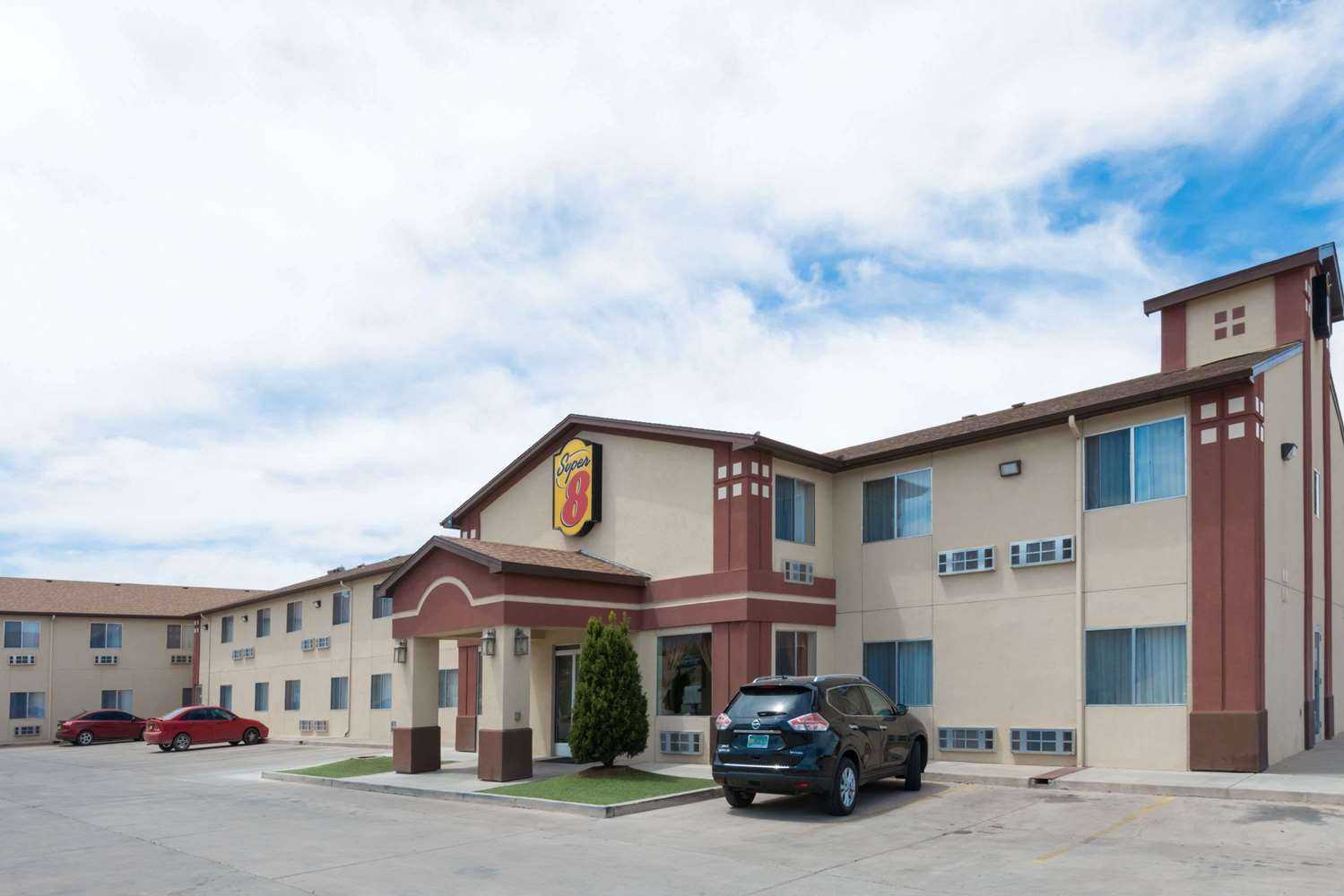 Super 8 by Wyndham Bernalillo in Bernalillo, NM