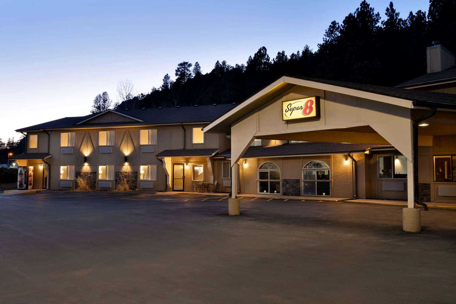 Super 8 by Wyndham Custer/Crazy Horse Area in Custer, SD