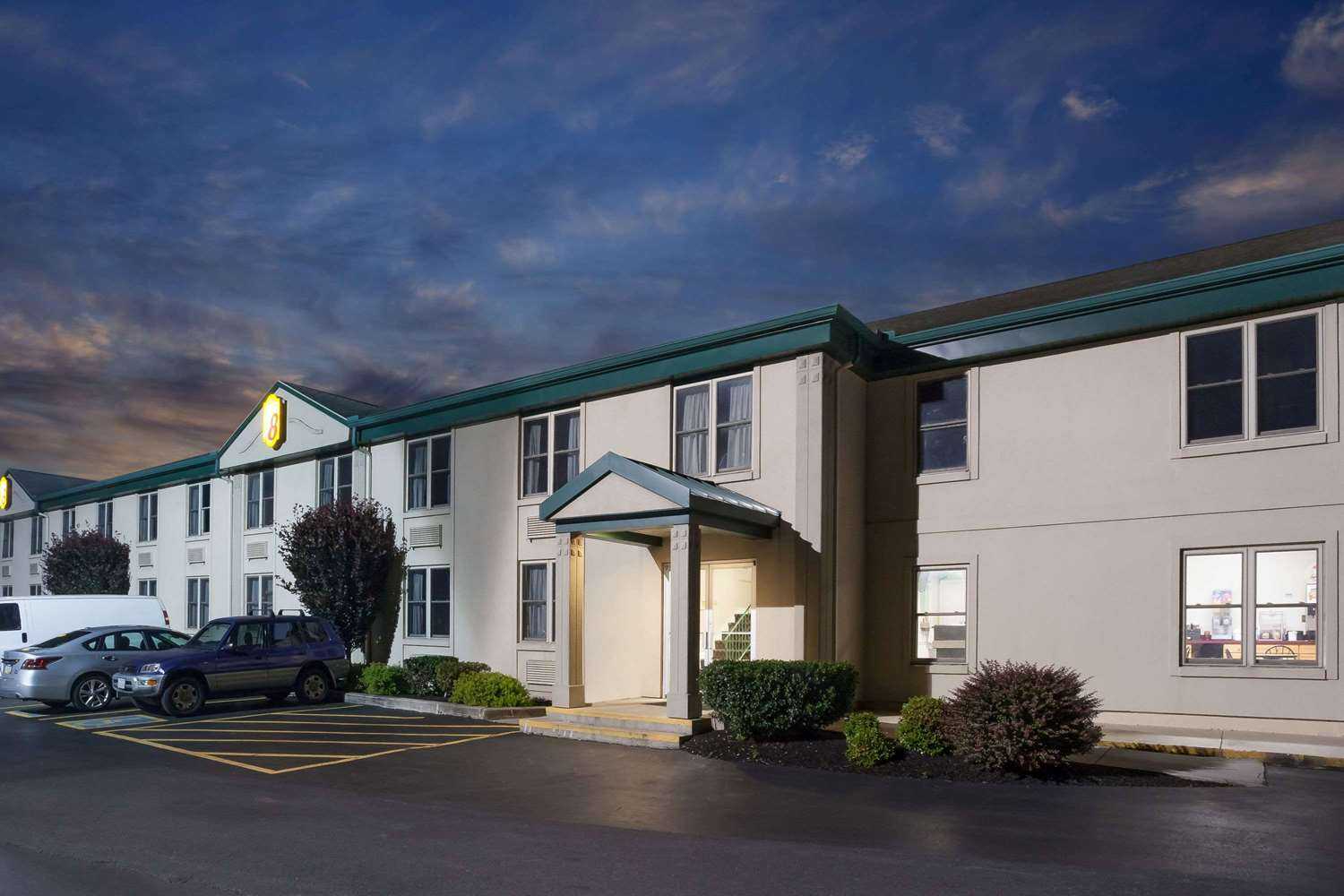 Super 8 by Wyndham Harrisburg Hershey West in Harrisburg, PA