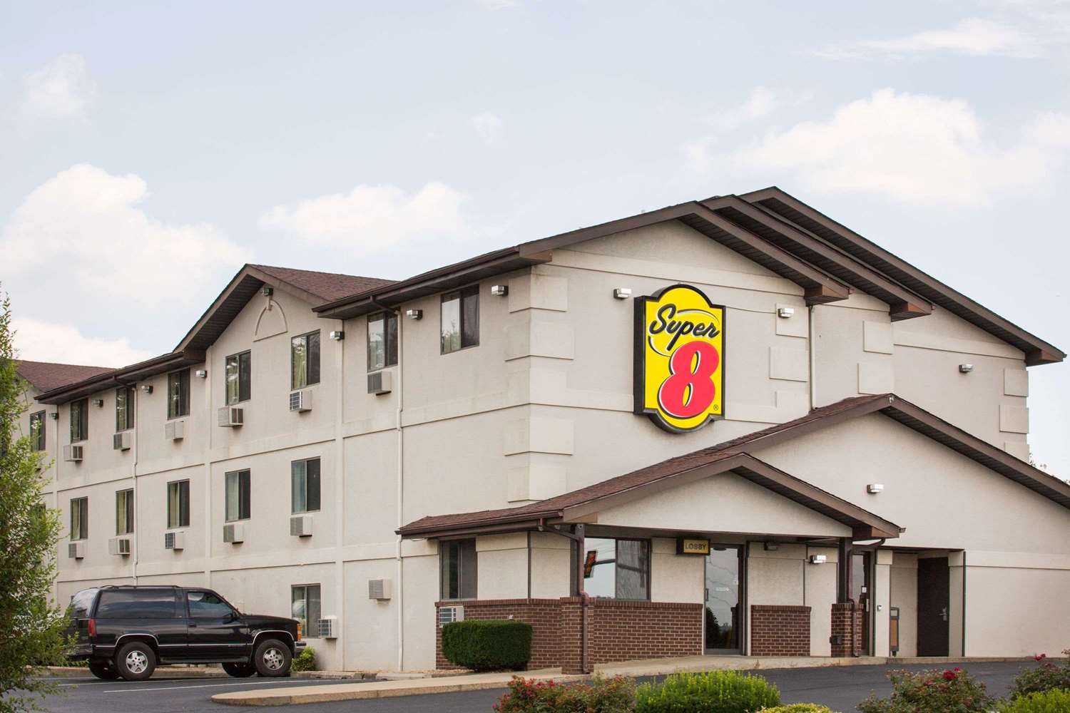 Super 8 by Wyndham Lexington VA in Lexington, VA