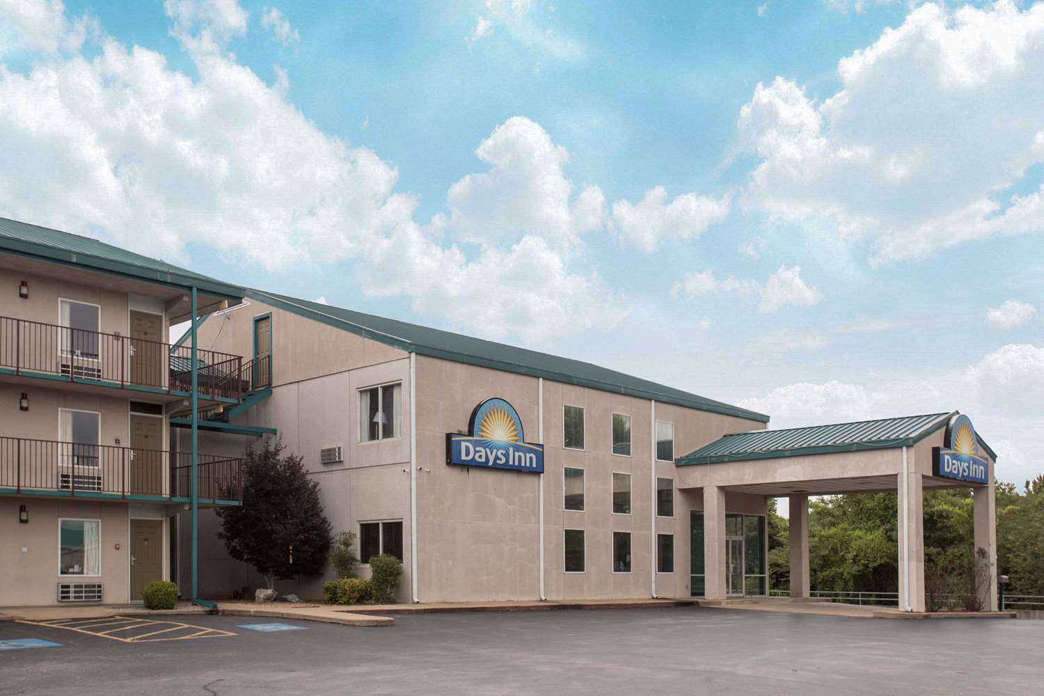 Days Inn by Wyndham Harrison in Harrison, AR