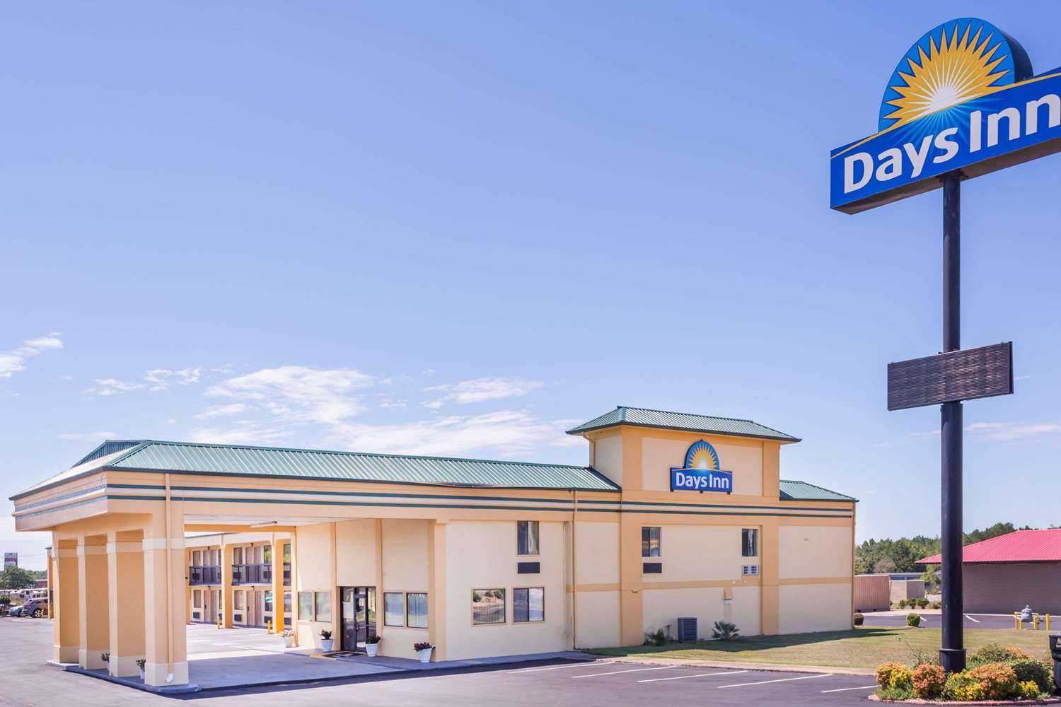 Days Inn by Wyndham Byron in Byron, GA