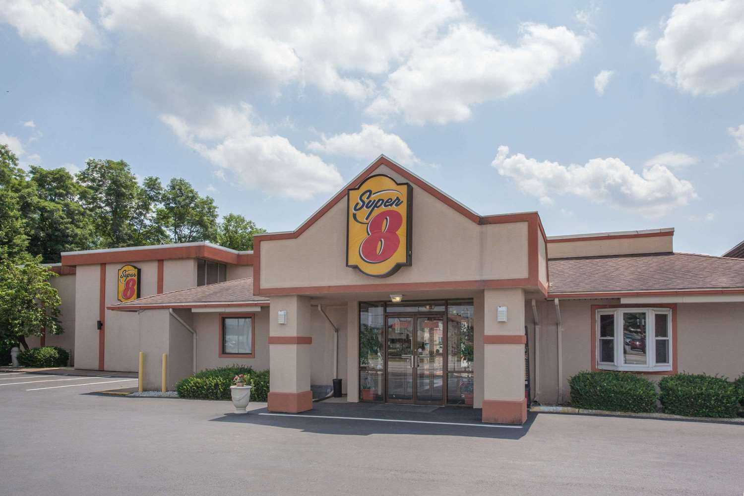 Super 8 by Wyndham Carlisle North in Carlisle, PA