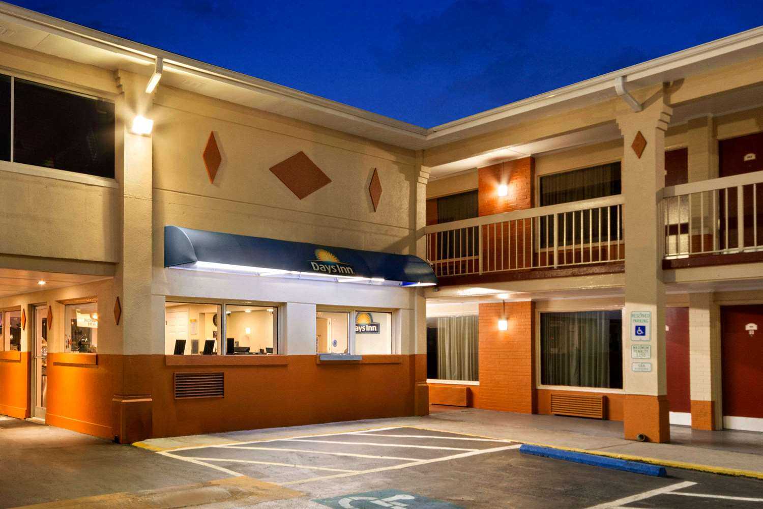 Days Inn by Wyndham Jacksonville NC in Jacksonville, NC