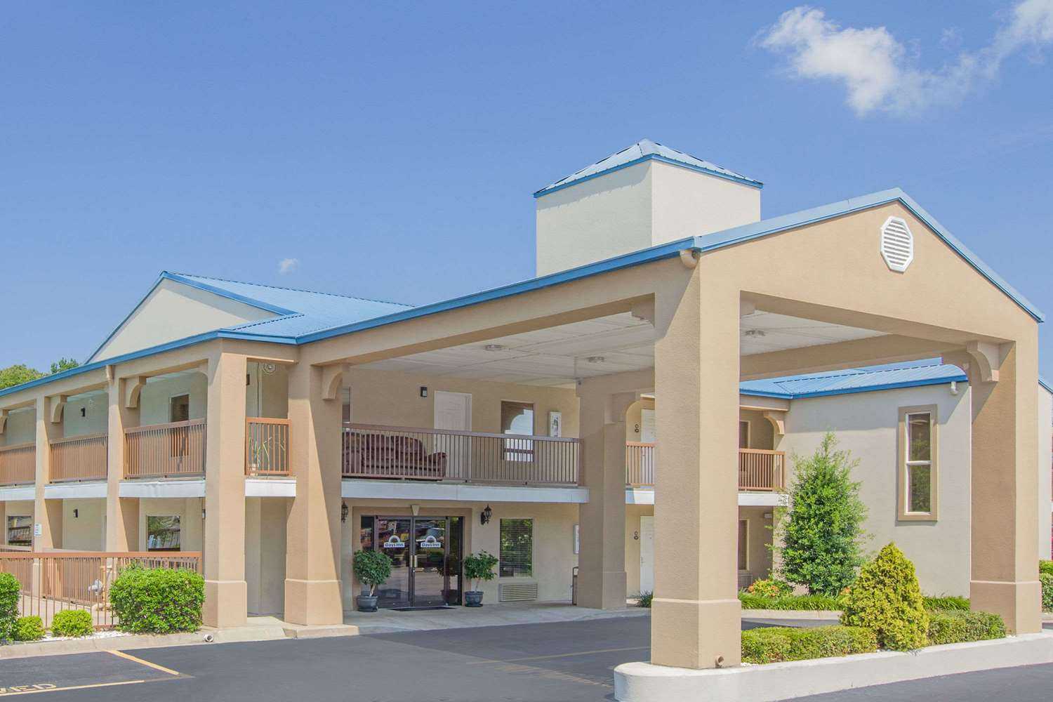 Days Inn & Suites by Wyndham Pine Bluff in Pine Bluff, AR