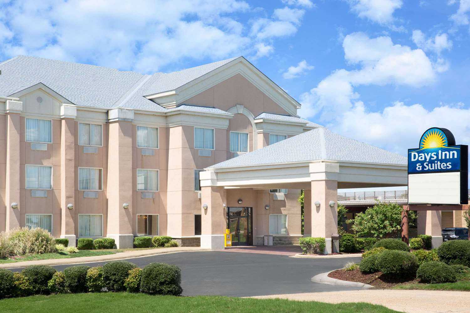 Days Inn & Suites by Wyndham Pocahontas in Pocahontas, AR