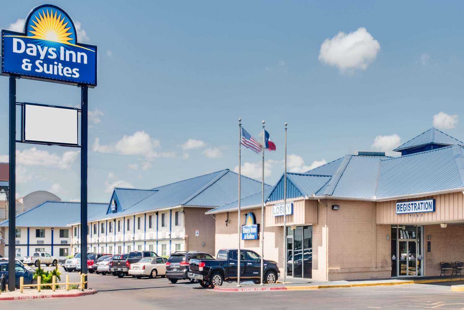 Days Inn & Suites by Wyndham Laredo in Laredo, TX