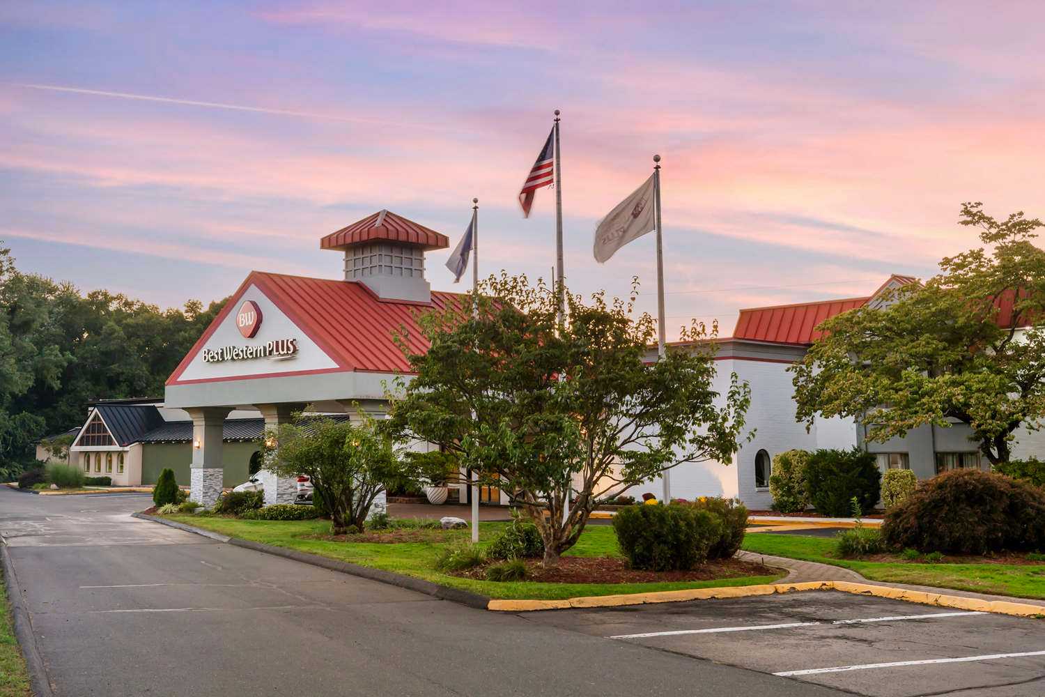 Best Western Plus North Haven Hotel in North Haven, CT