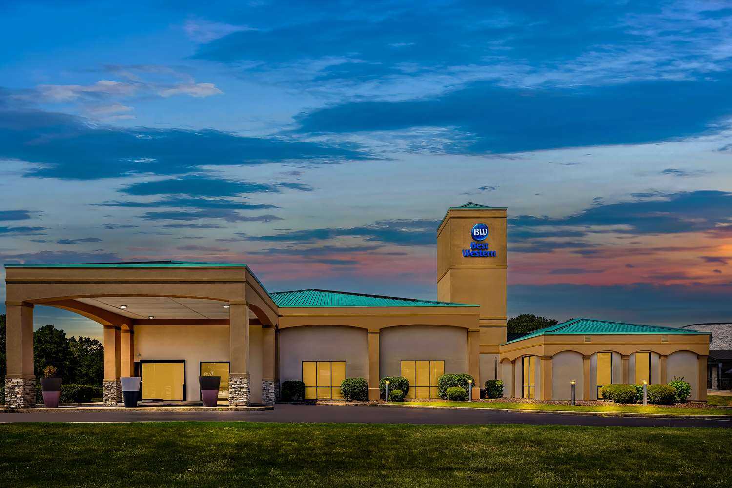 Best Western Executive Suites in Columbus, MS