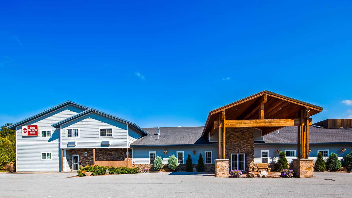 Best Western Plus Ticonderoga Inn & Suites in Ticonderoga, NY