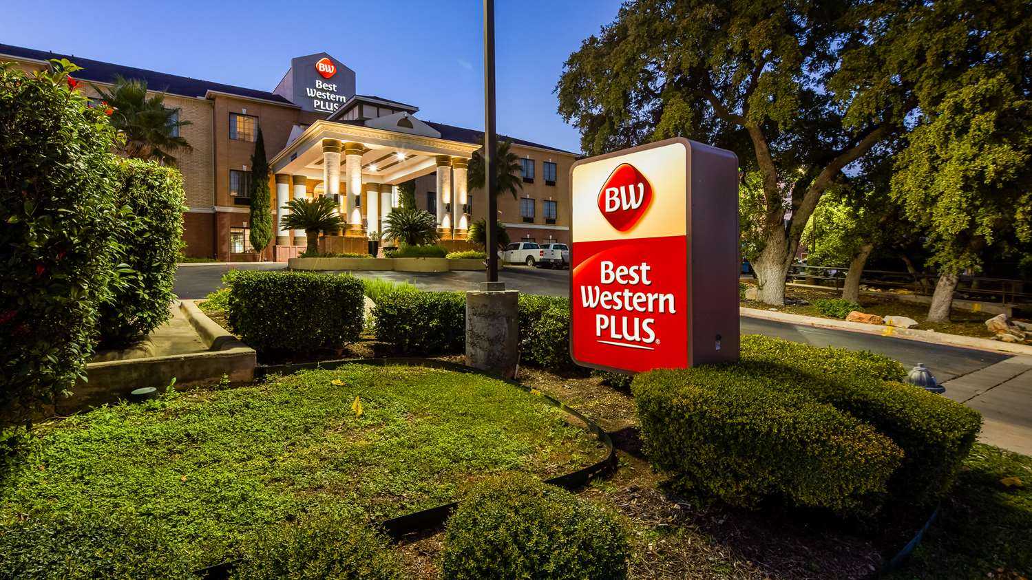 Best Western Plus Hill Country Suites in San Antonio, TX