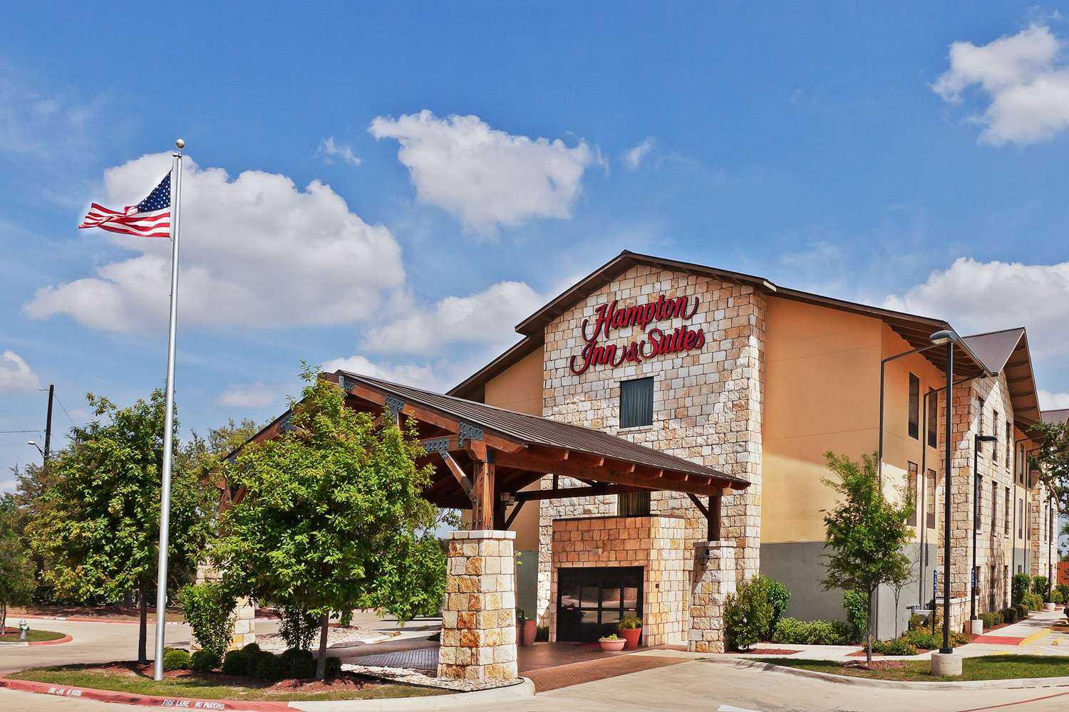 Hampton Inn & Suites Austin - Lakeway in Seeweg, TX