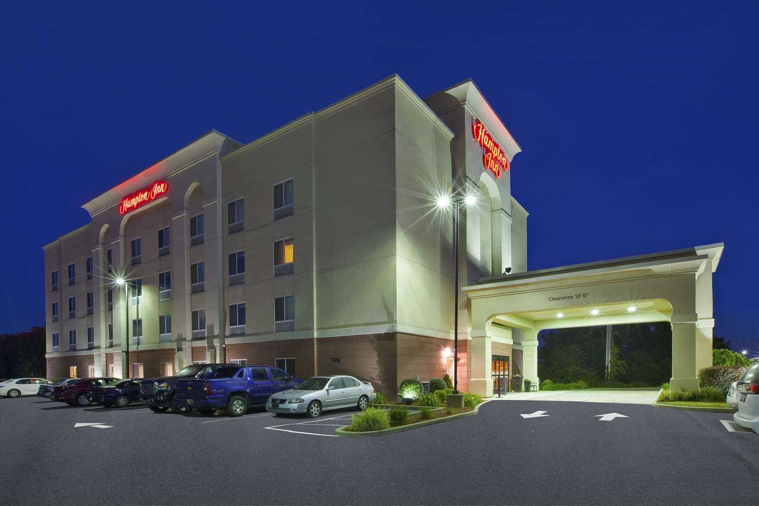 Hampton Inn Pittsburgh Area-Beaver Valley-Ctr Township in 莫纳卡, PA