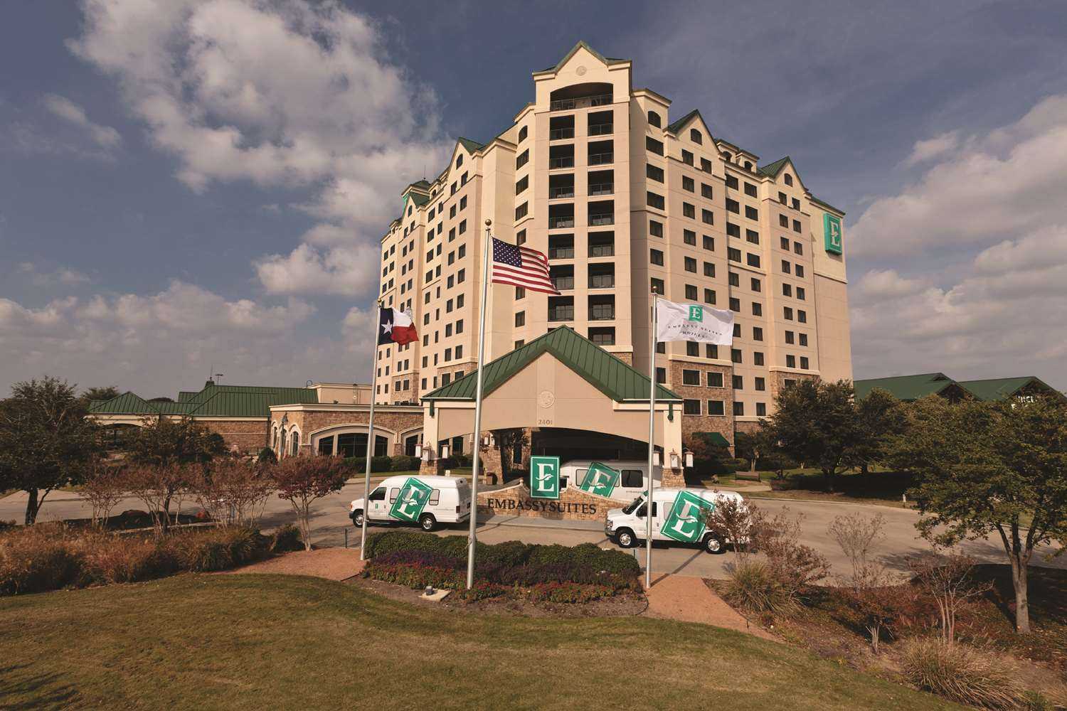 Embassy Suites by Hilton Grapevine DFW Airport North in Vid, TX