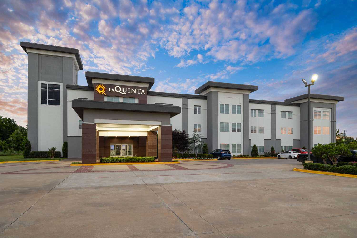 La Quinta Inn & Suites by Wyndham Muskogee in Muskogee, OK