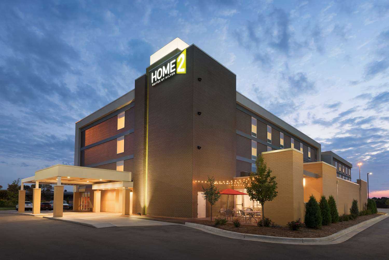 Home2 Suites by Hilton Milwaukee Brookfield in Waukesha, WI