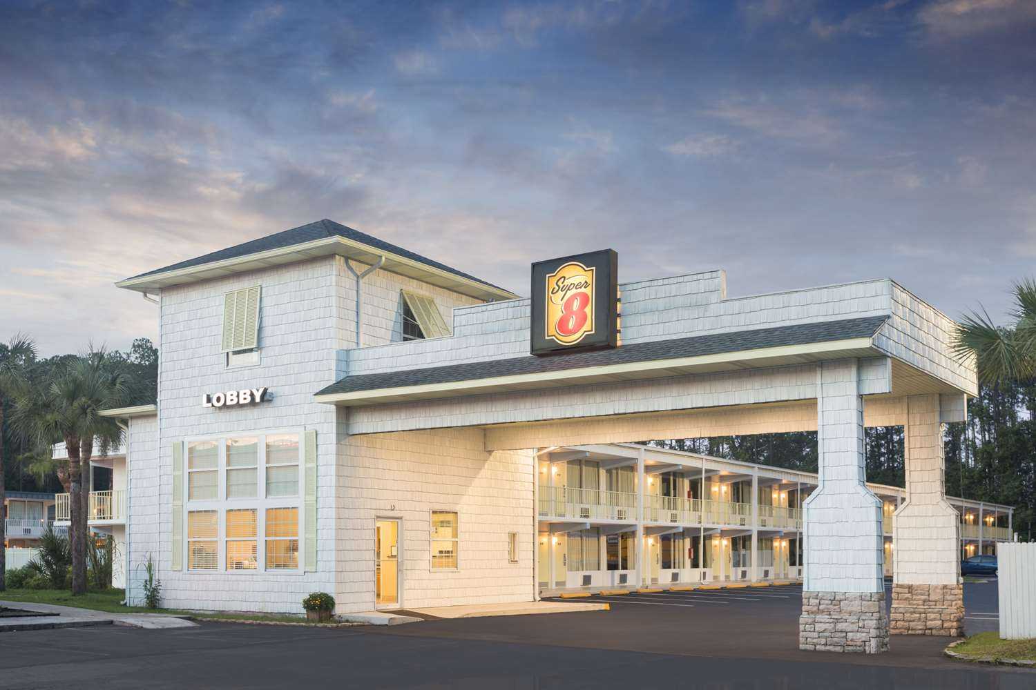 Super 8 By Wyndham Kingsland I-95/Naval Base Area in Kingsland, GA