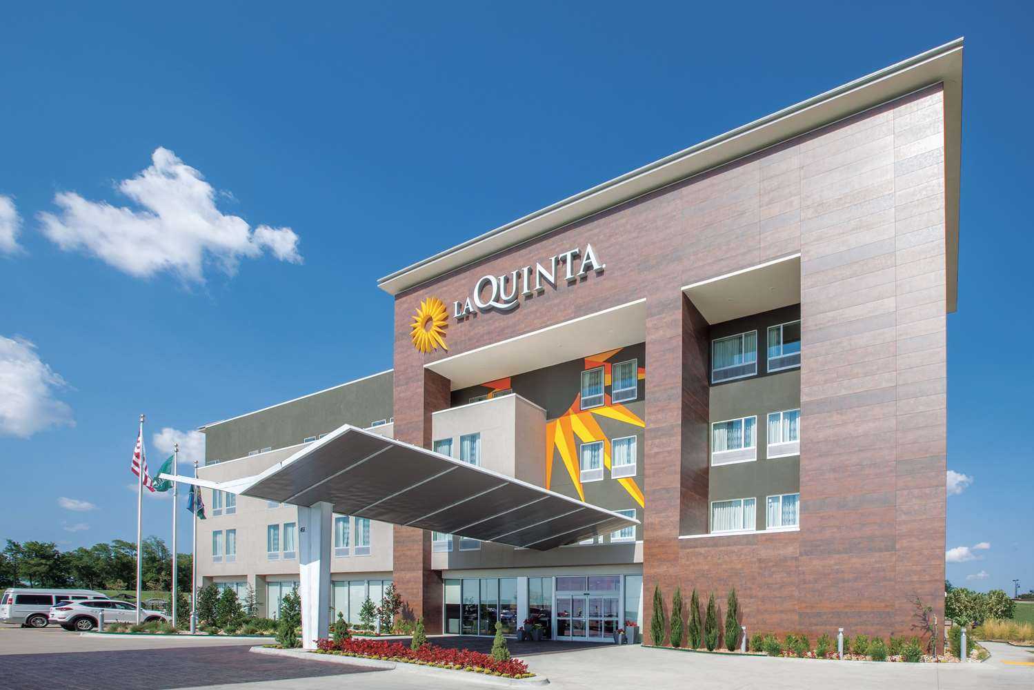 La Quinta Inn & Suites by Wyndham Tulsa Broken Arrow in Broken Arrow, OK