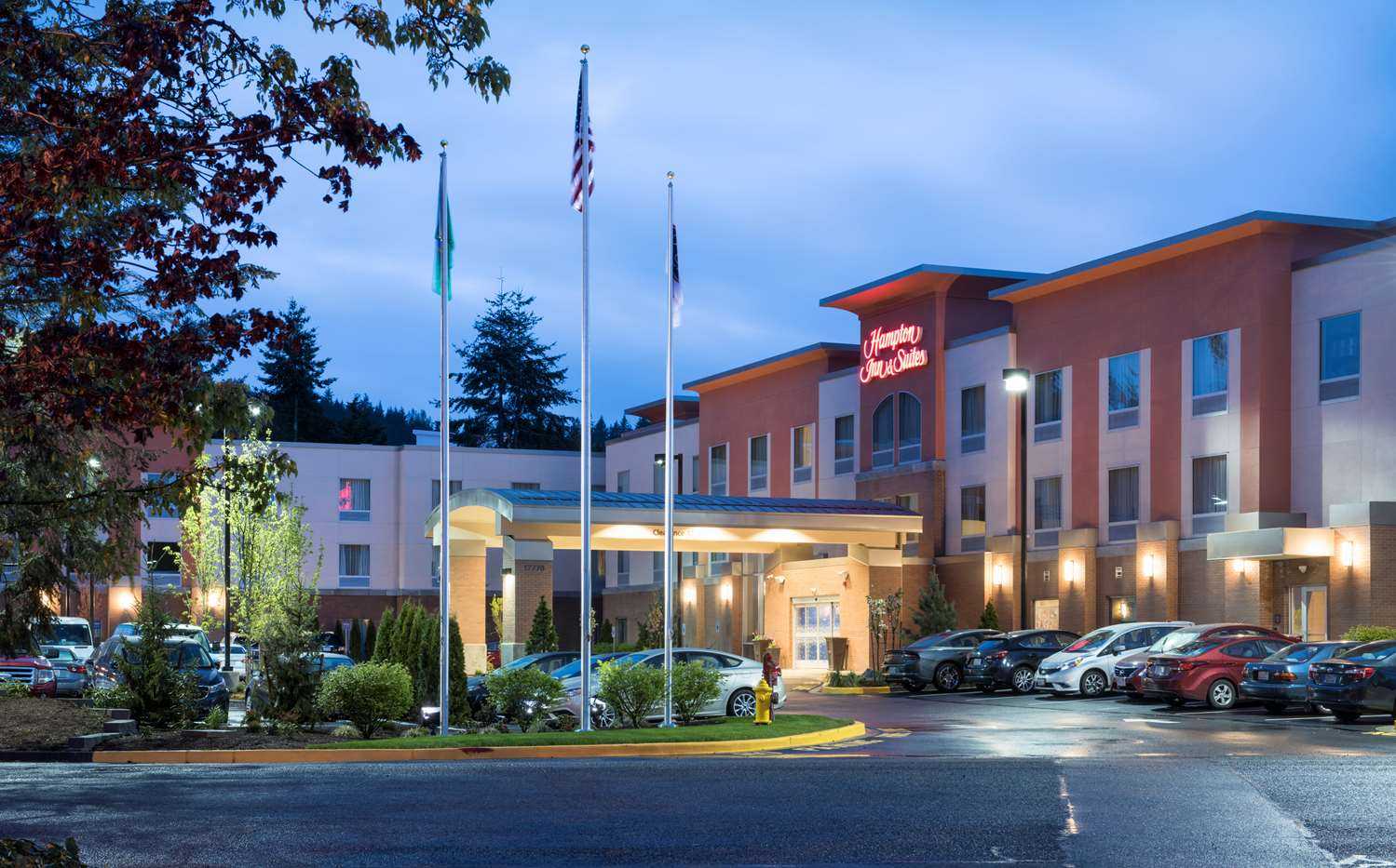 Hampton Inn & Suites Seattle/Redmond in Redmond, WA