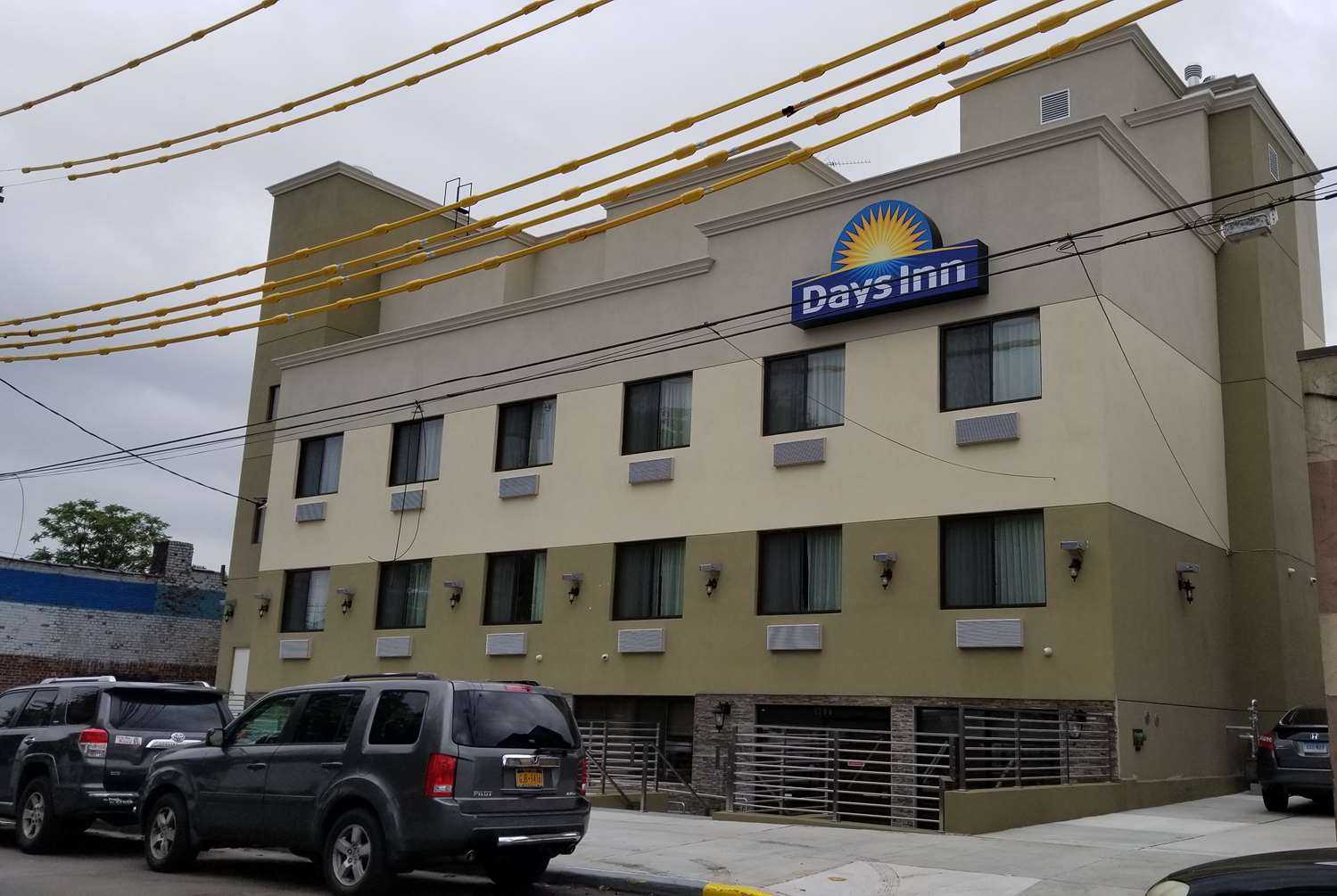 Days Inn by Wyndham Brooklyn Marine Park в Brooklyn, NY