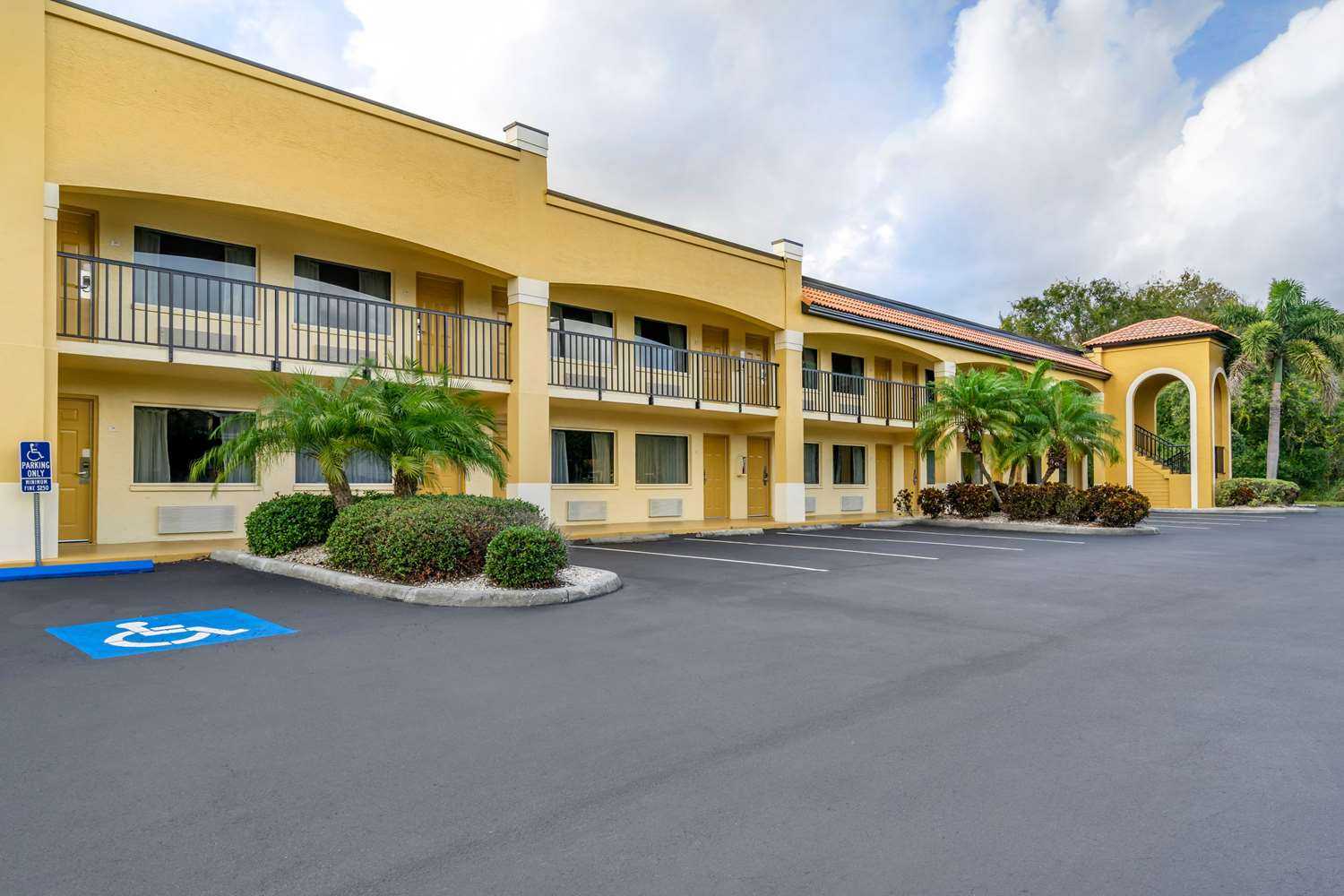 Comfort Inn Sun City Center-Tampa South in Sun City Center, FL