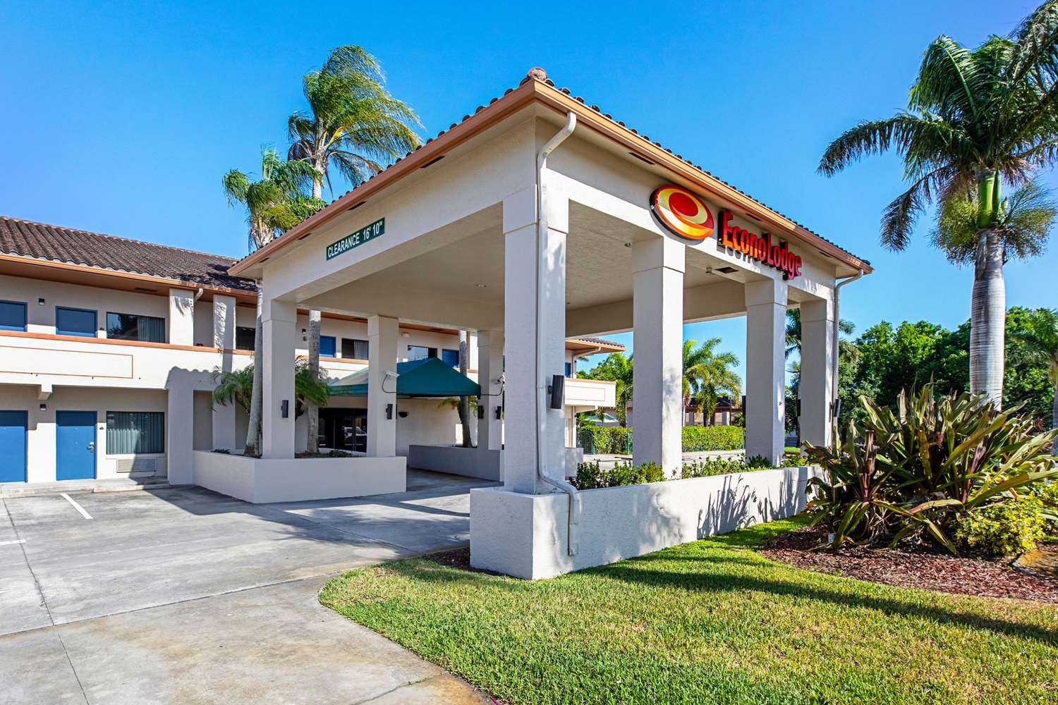 Econo Lodge Vero Beach - Downtown in Vero Beach, FL