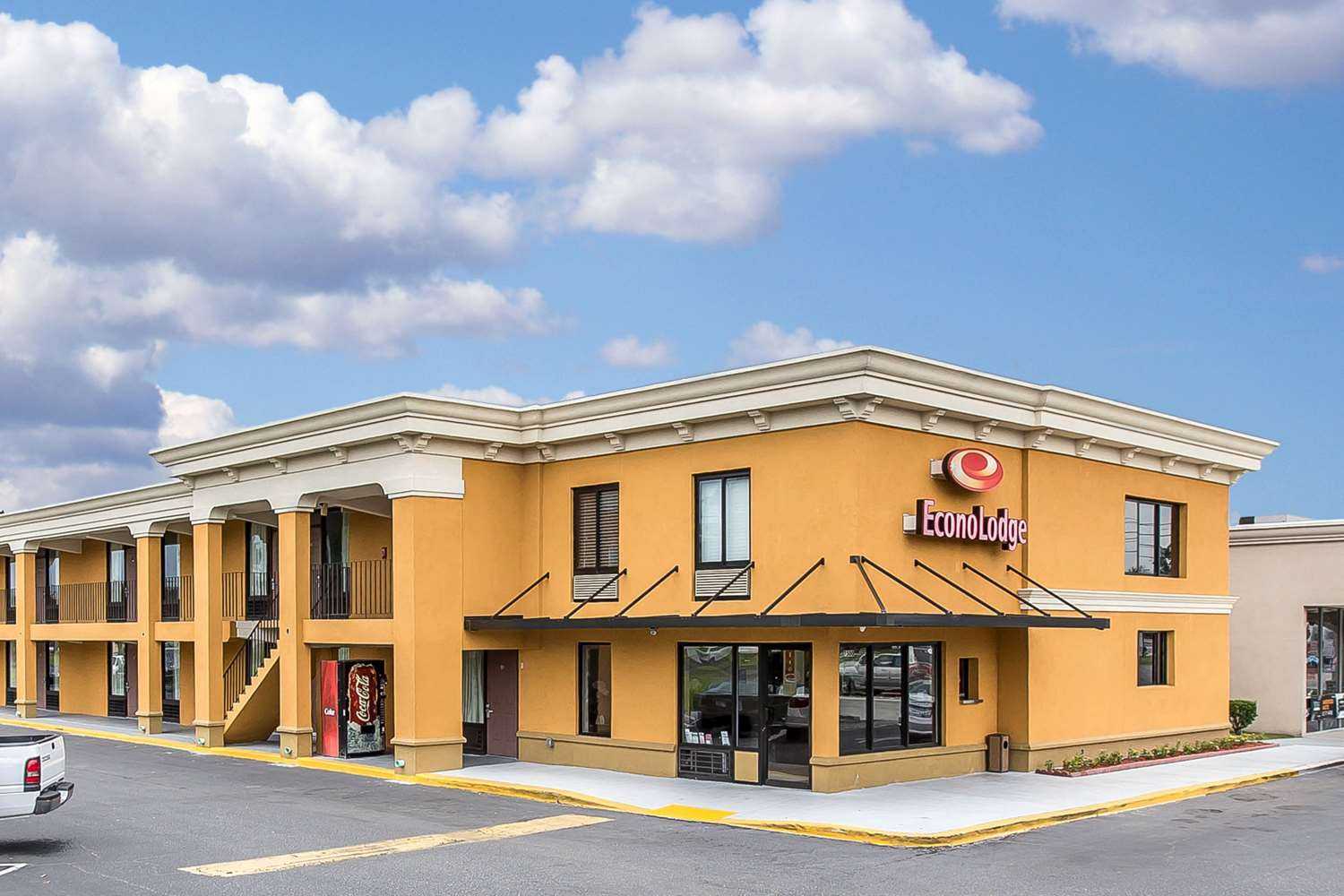 Econo Lodge Midtown in Savanne, GA