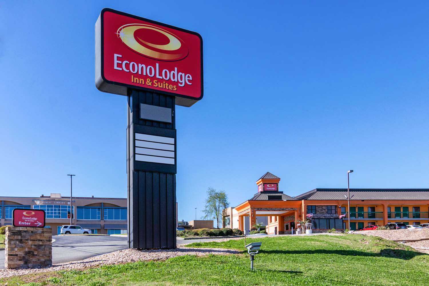 Econo Lodge Inn and Suites Macon in Macon, GA