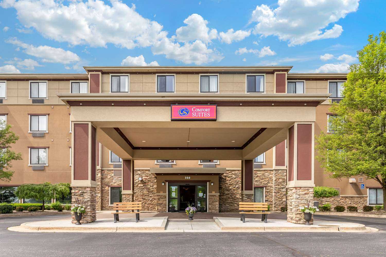 Comfort Suites Grand Rapids North in Comstock Park, MI