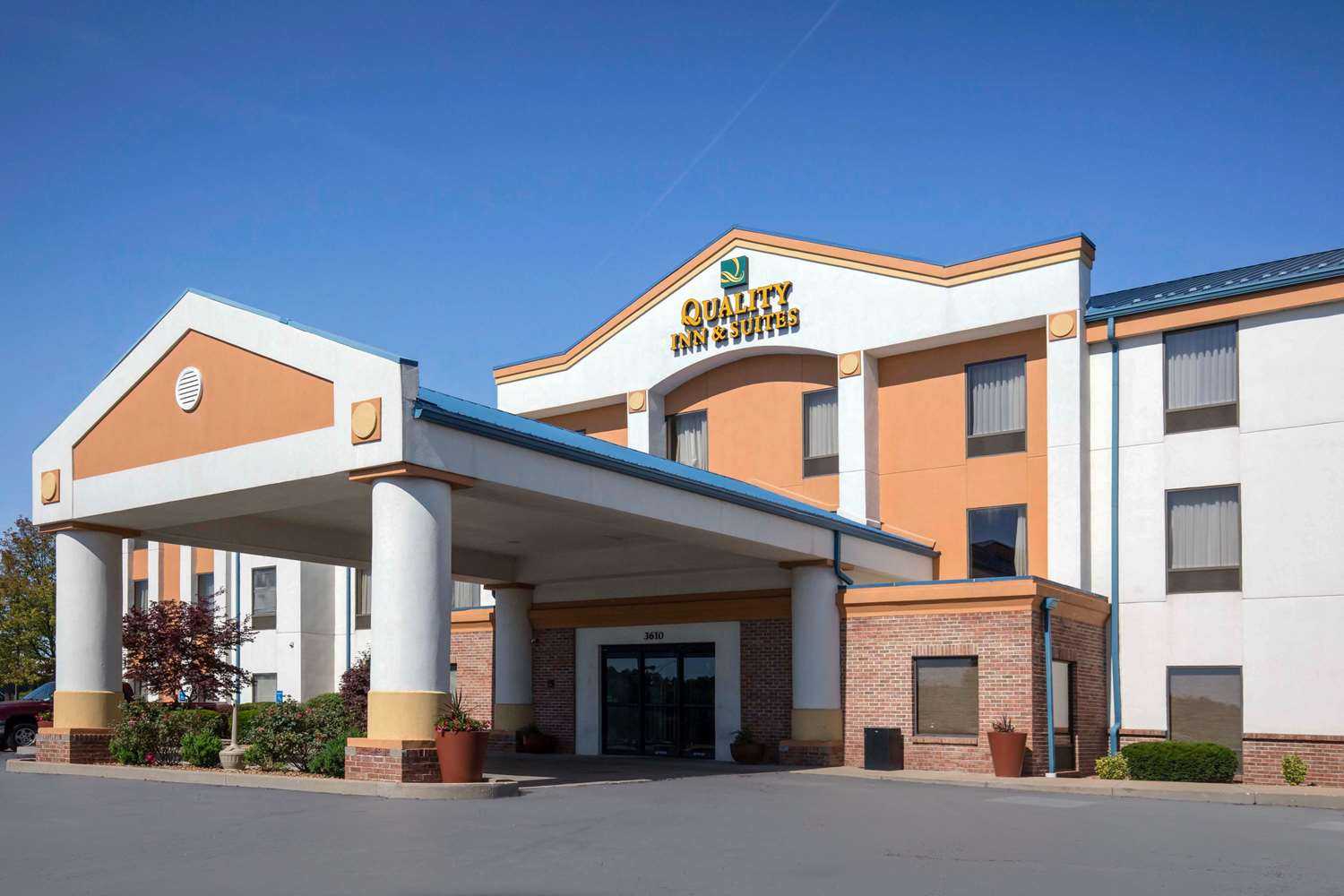 Quality Inn and Suites Arnold - St Louis in Arnold, MO