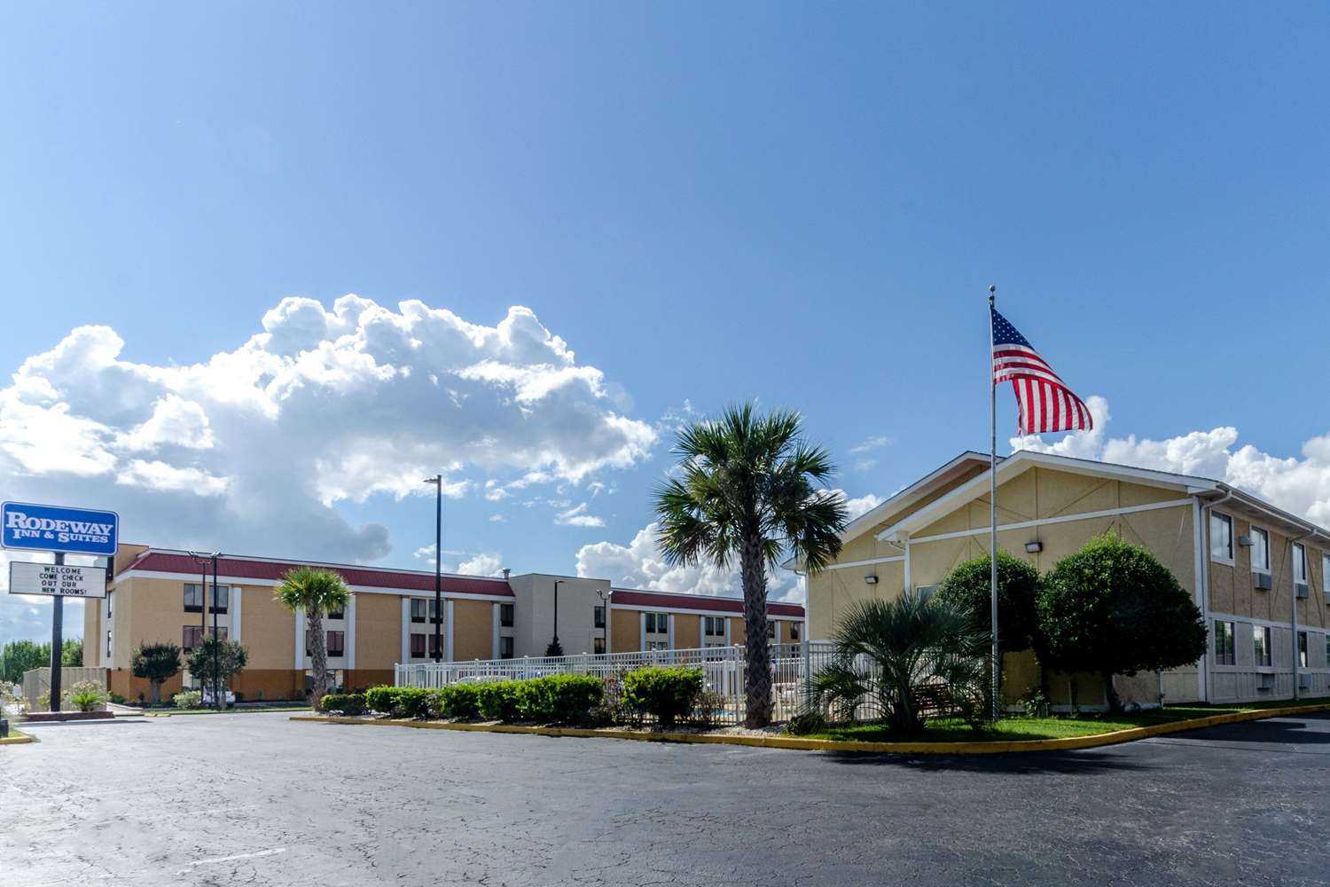 Rodeway Inn and Suites Jacksonville near Camp Leje in Jacksonville, NC