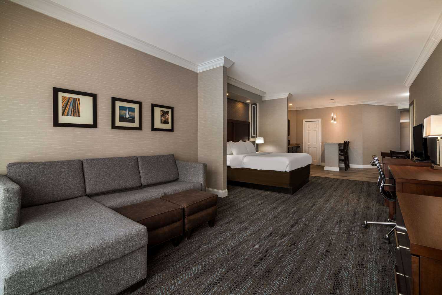 Comfort Inn and Suites Plattsburgh - Morrisonville in Plattsburgh, NY