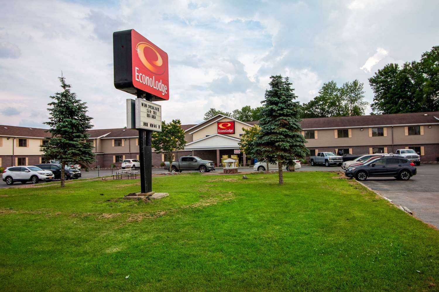 Econo Lodge Massena in Massena, NY