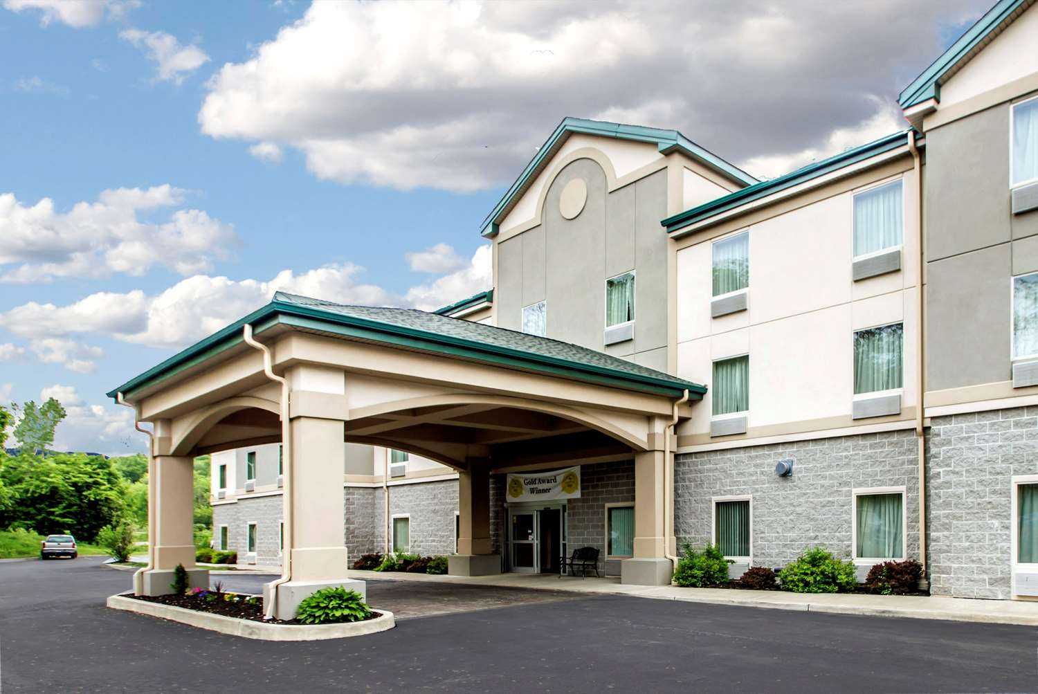 Quality Inn and Suites Fishkill South near I-84 in Fishkill, NY