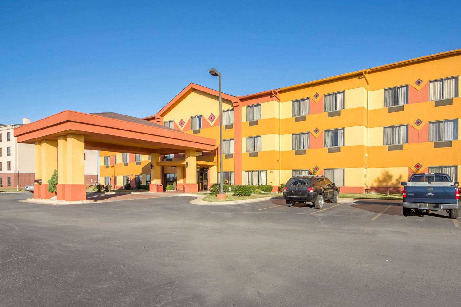 Quality Inn and Suites MidAmerica Industrial Park in Pryor, OK