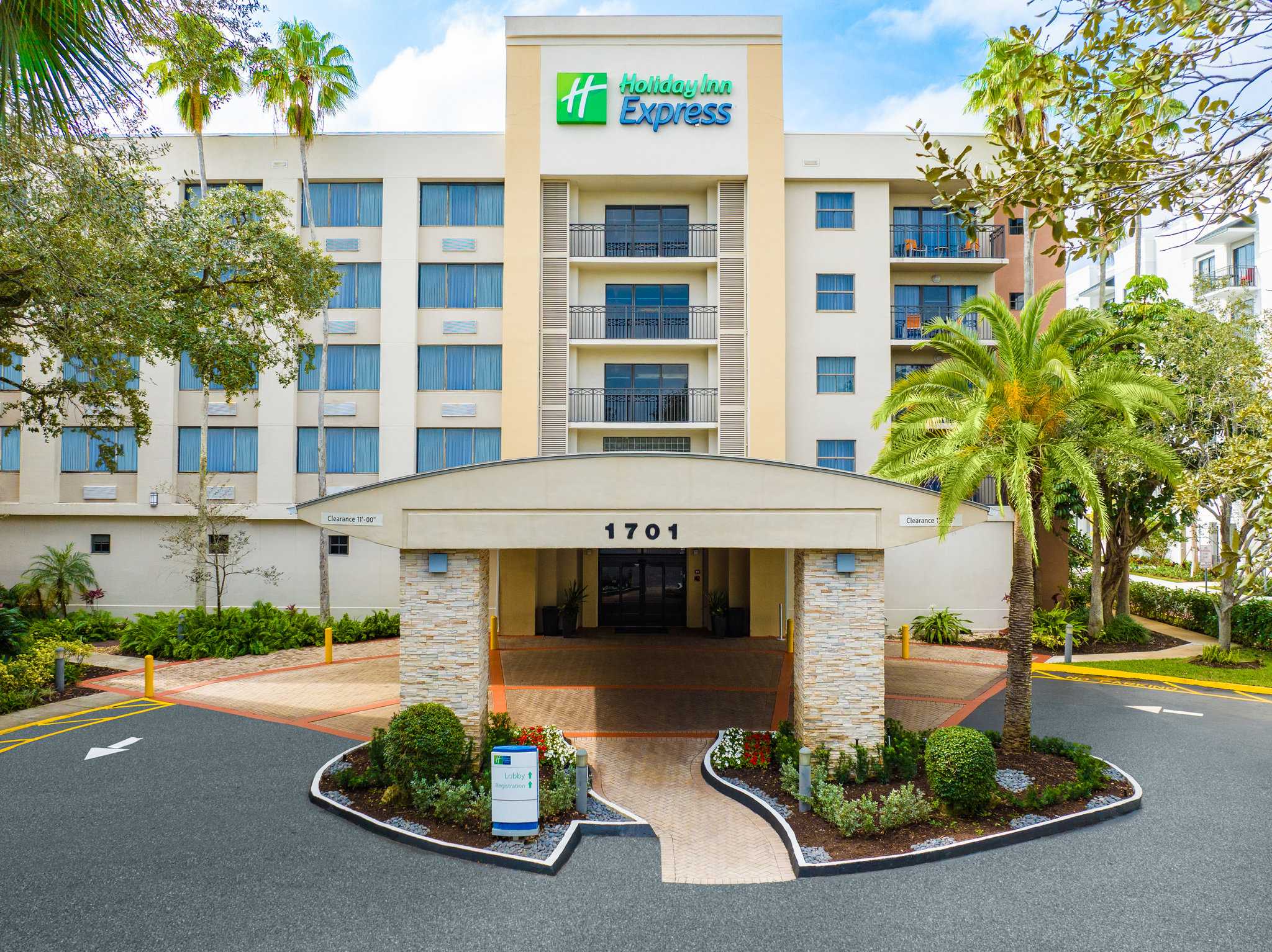 Holiday Inn Express & Suites Ft. Lauderdale-Plantation in プランテーション, FL