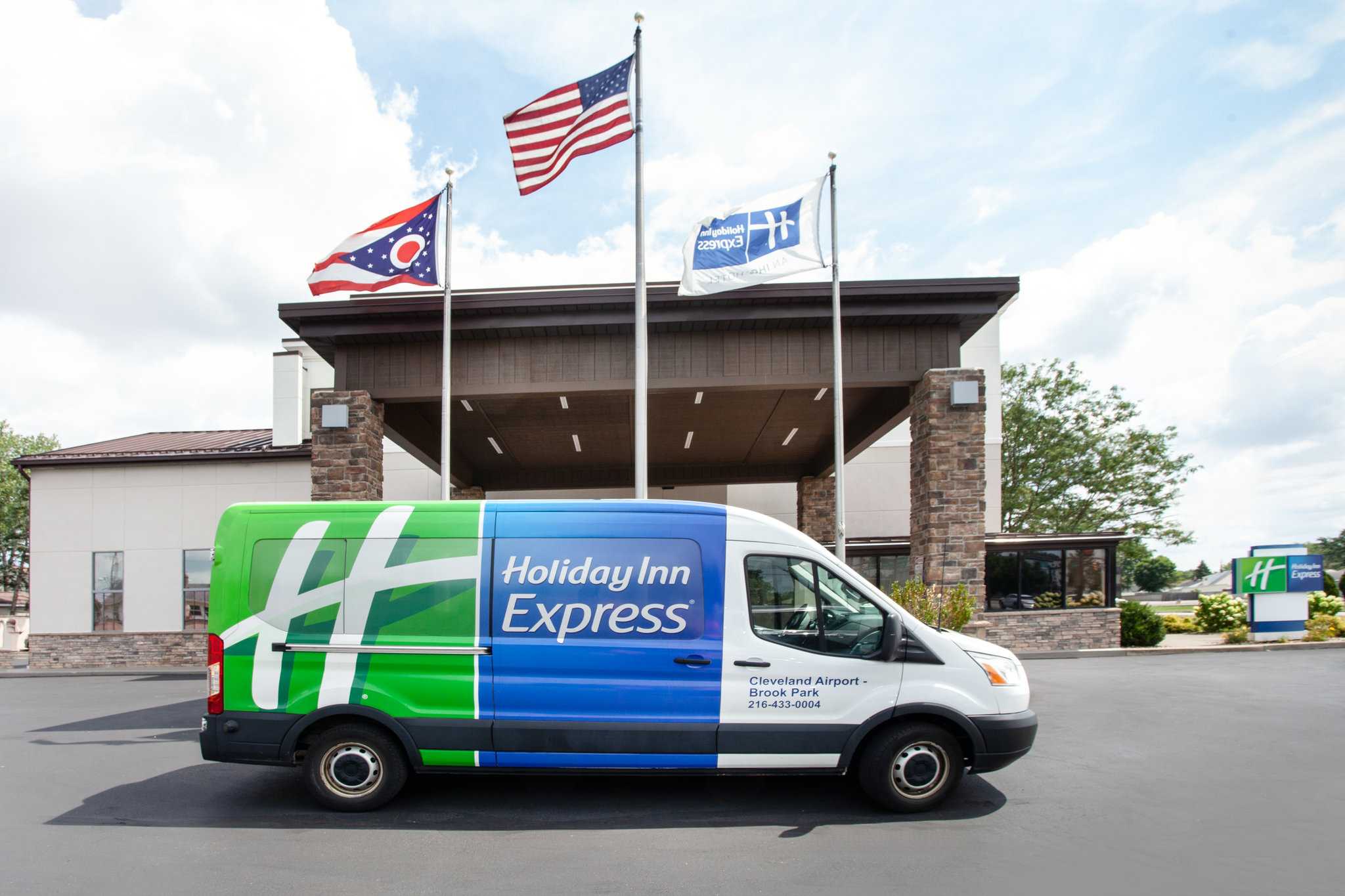 Holiday Inn Express Hotel Cleveland Brookpark in Brook Park, OH